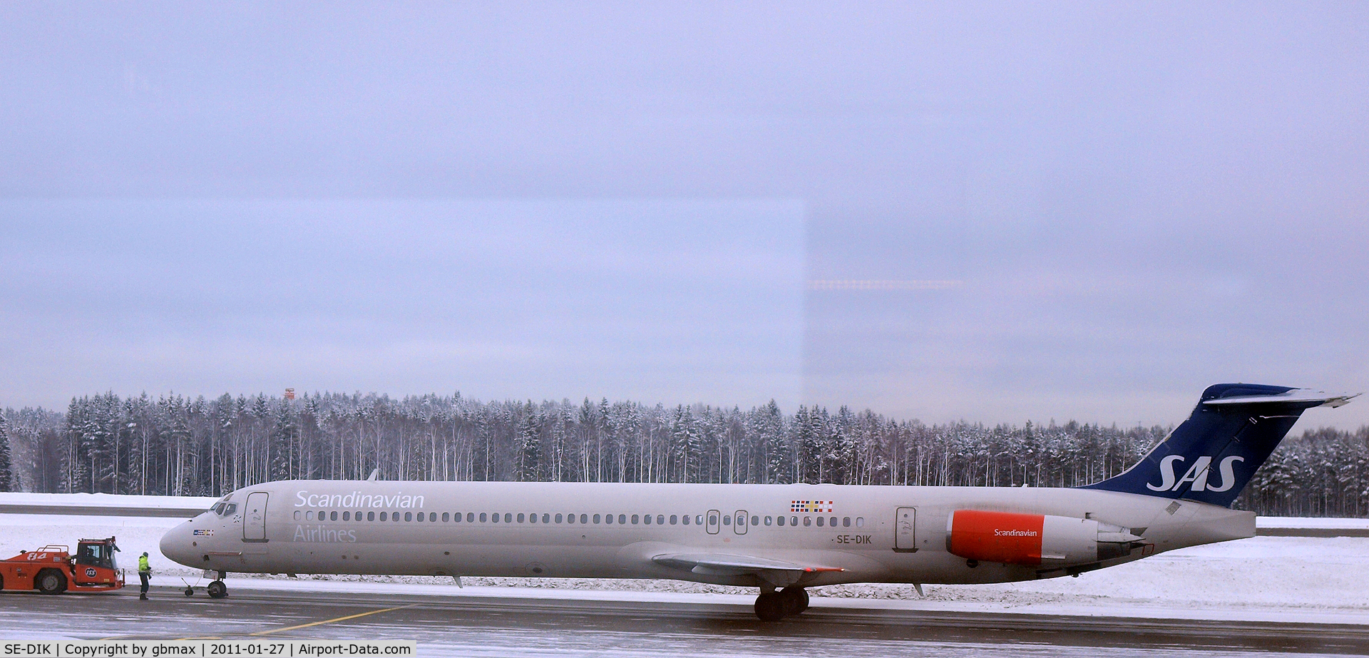 SE-DIK, 1988 McDonnell Douglas MD-82 (DC-9-82) C/N 49728, @ Helsinki Airport
