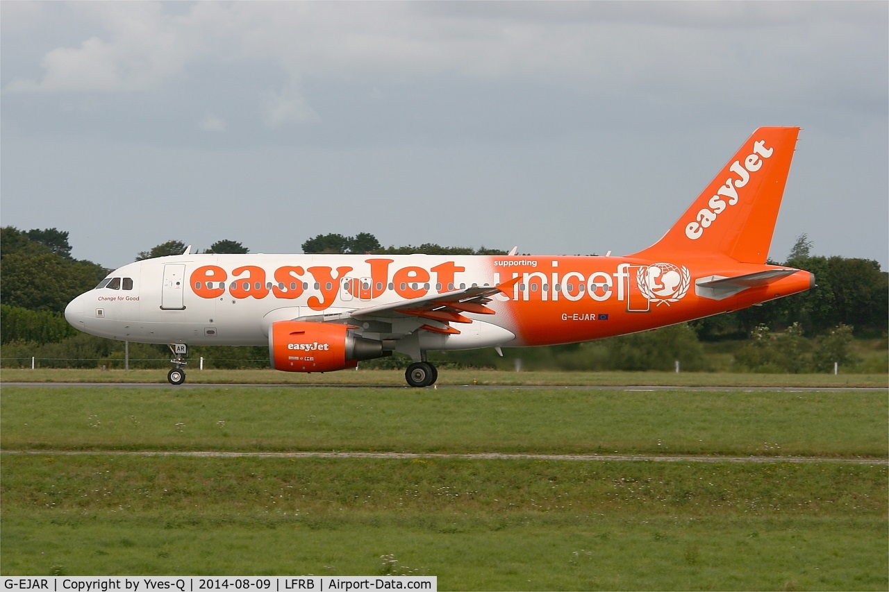 G-EJAR, 2005 Airbus A319-111 C/N 2412, Airbus A319-111, Take off run rwy 25L, Brest-Bretagne airport (LFRB-BES)