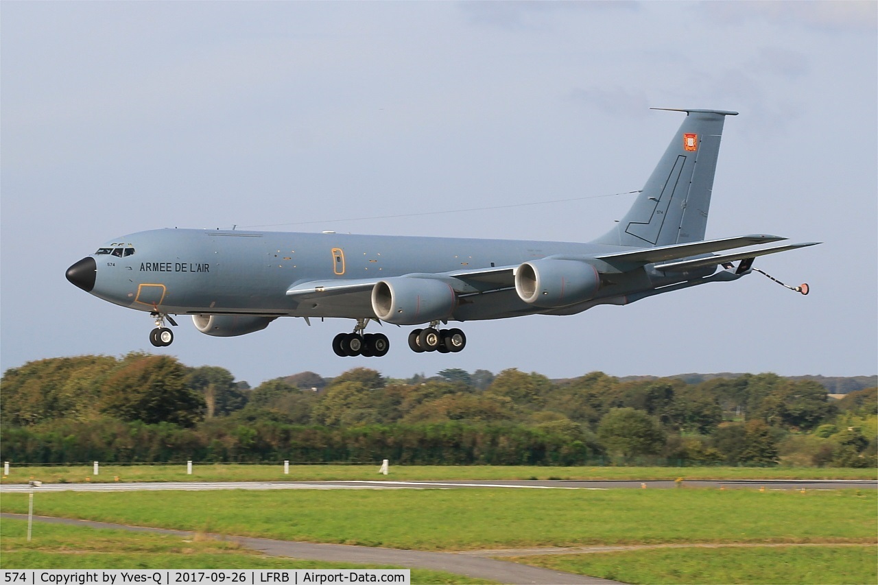 574, Boeing KC-135RG Stratotanker C/N 62-3574, Boeing KC-135RG Stratotanker, Landing rwy 25L, Brest-Bretagne airport (LFRB-BES)