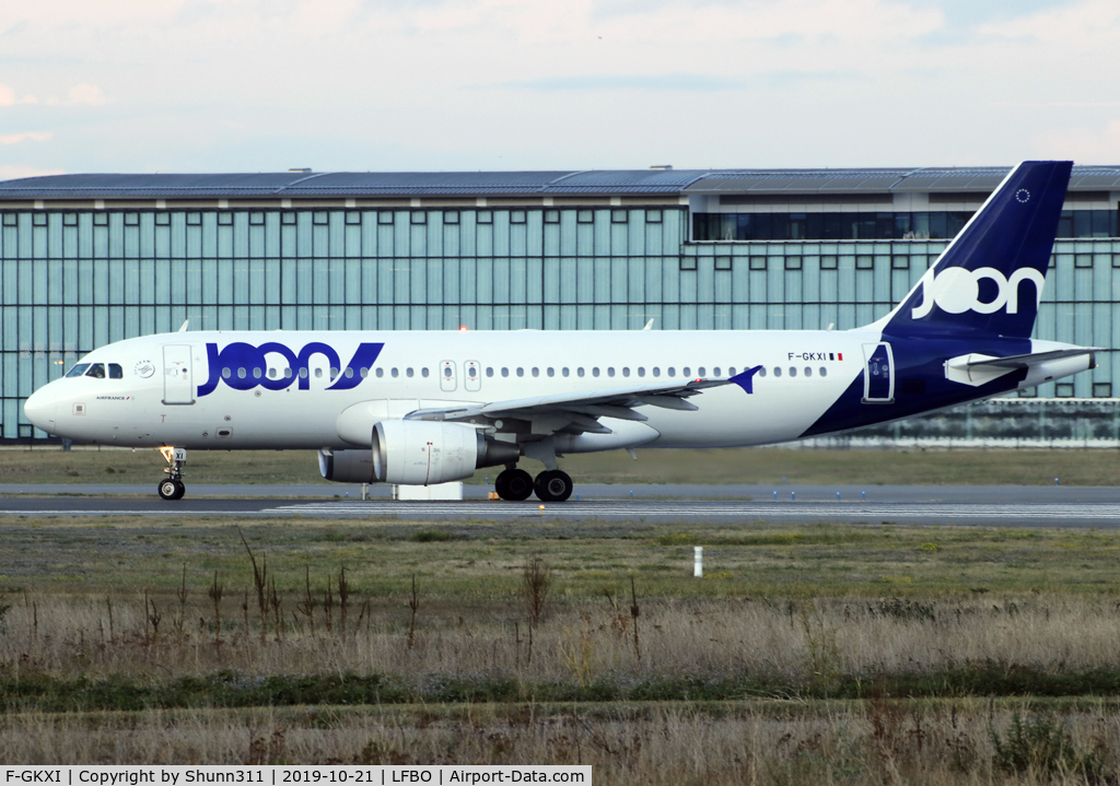F-GKXI, 2003 Airbus A320-214 C/N 1949, Ready for departure rwy 32R