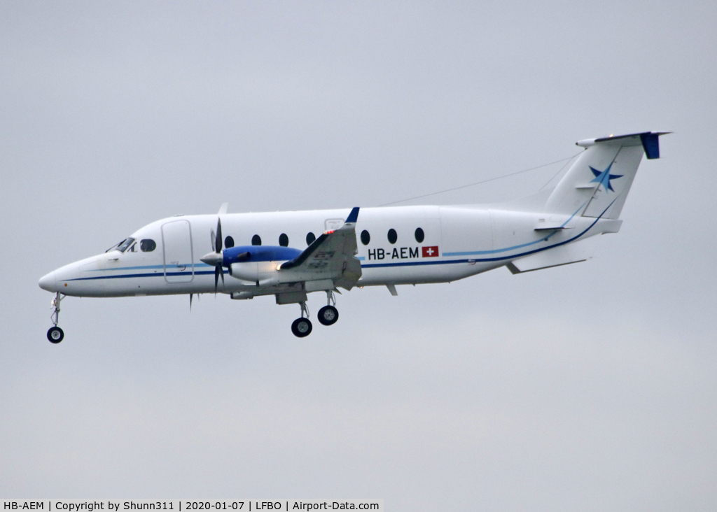 HB-AEM, 1999 Beech 1900D C/N UE-379, Landing rwy 14R