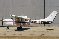F-GBBY @ LFME - Parked in front of the Airclub's hangar - by Shunn311