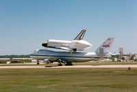 OV-105 @ NFW - Space Shuttle Endavour on top of SCA N905NA landing at Carswell AFB