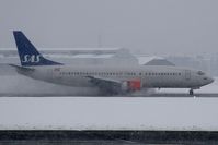 LN-BRE @ LOWS - Scandinavian Air Lines 737-400 - by Andy Graf - VAP