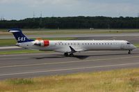 LN-RNL @ EDDL - SAS CL900 for departure from DUS. Later re-regd to OY-KFM. - by FerryPNL