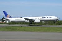 N2747U @ KPAE - UA2701 arrives from SEA to the Future of Flight Museum - by Nick Dean