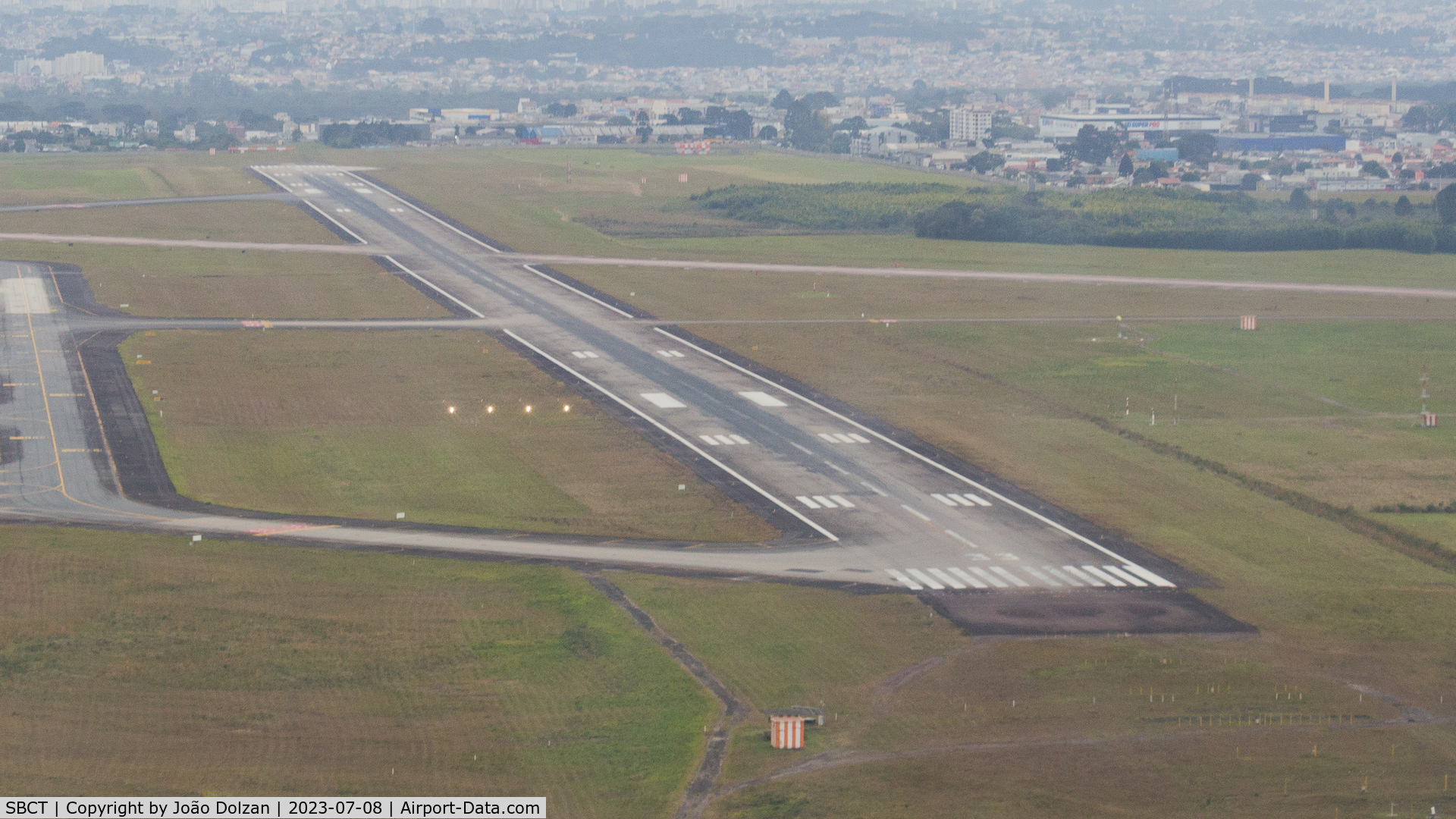 Afonso Pena International Airport, Curitiba, Paraná Brazil (SBCT) - Runway 33 of SBCT.