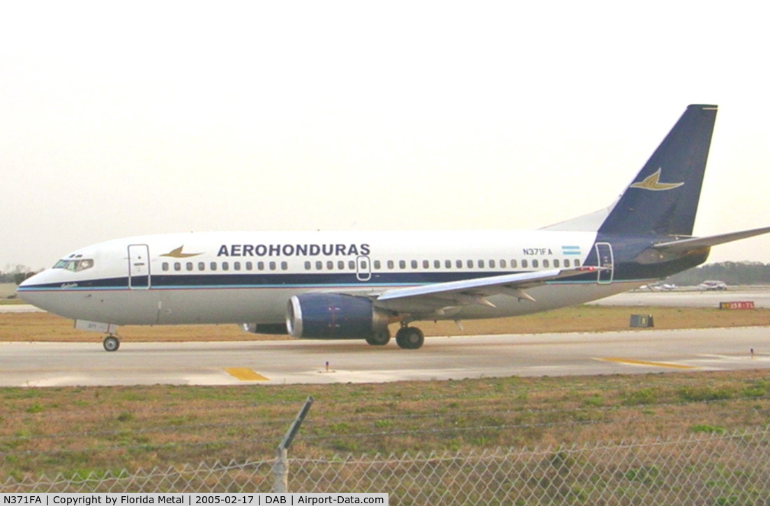 N371FA, 1987 Boeing 737-33A C/N 23631, Still in Aero Honduras colors