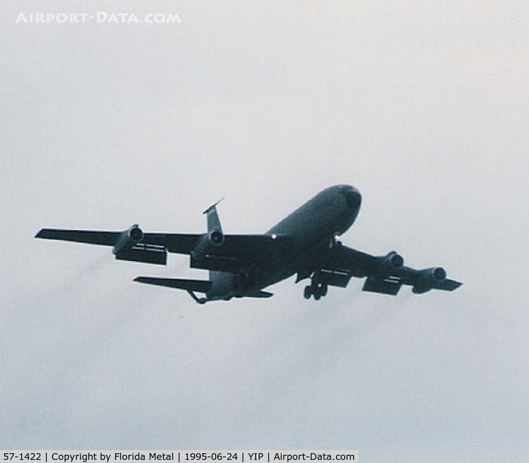 57-1422, 1958 Boeing KC-135E Stratotanker C/N 17493, KC-135 flyby in 1995