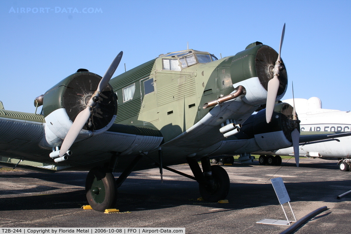 T2B-244, Junkers (CASA) 352L (Ju-52) C/N 135, Casa 352