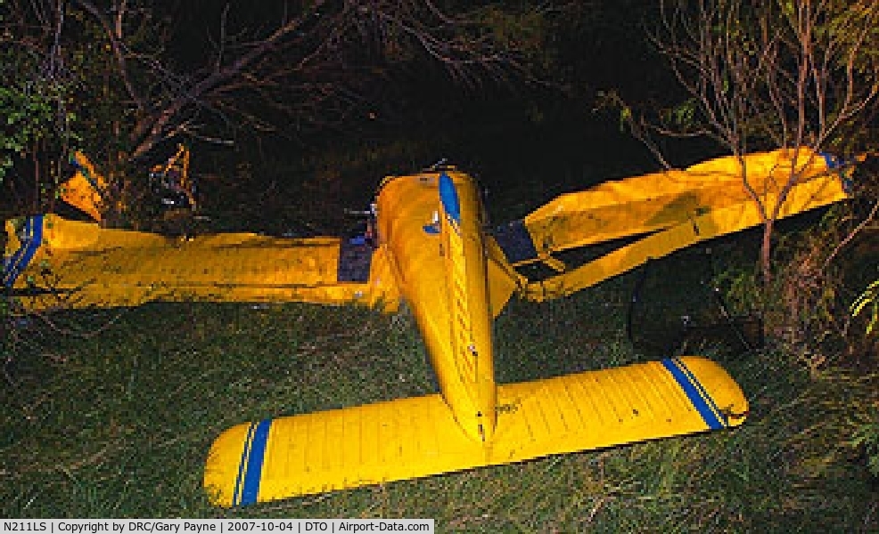 N211LS, 2005 Indus Aviation T-211 Thorpedo C/N 001S, On Dallas Morning News site -  N211LS down in field near DTO Denton Muni - one injured one OK