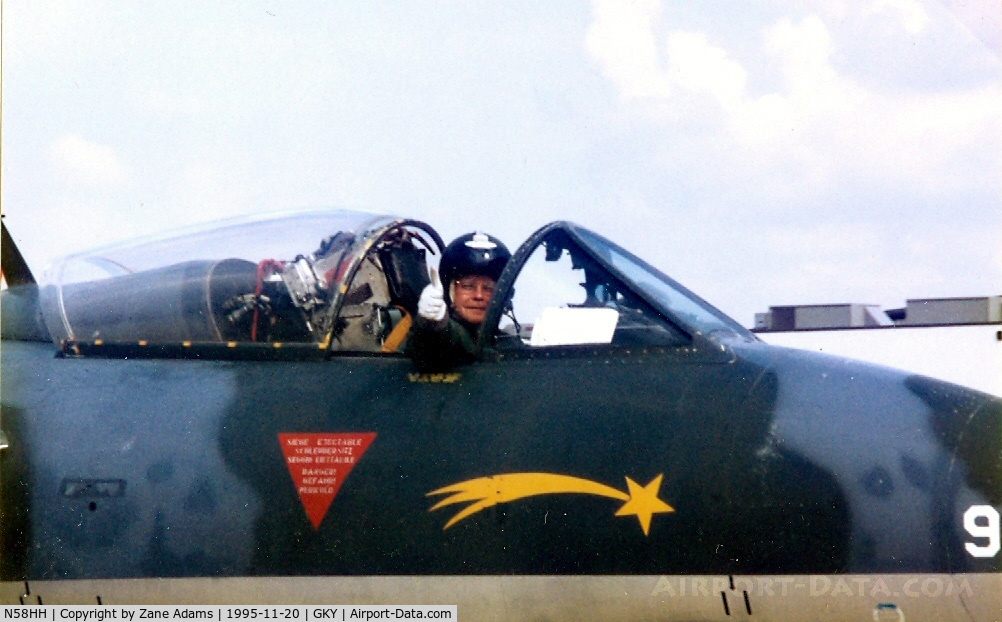 N58HH, 1958 Hawker Hunter F.58A C/N 41H-697464, Tom Delashaw ferry pilot on arriaval day at Texas Air Command Museum