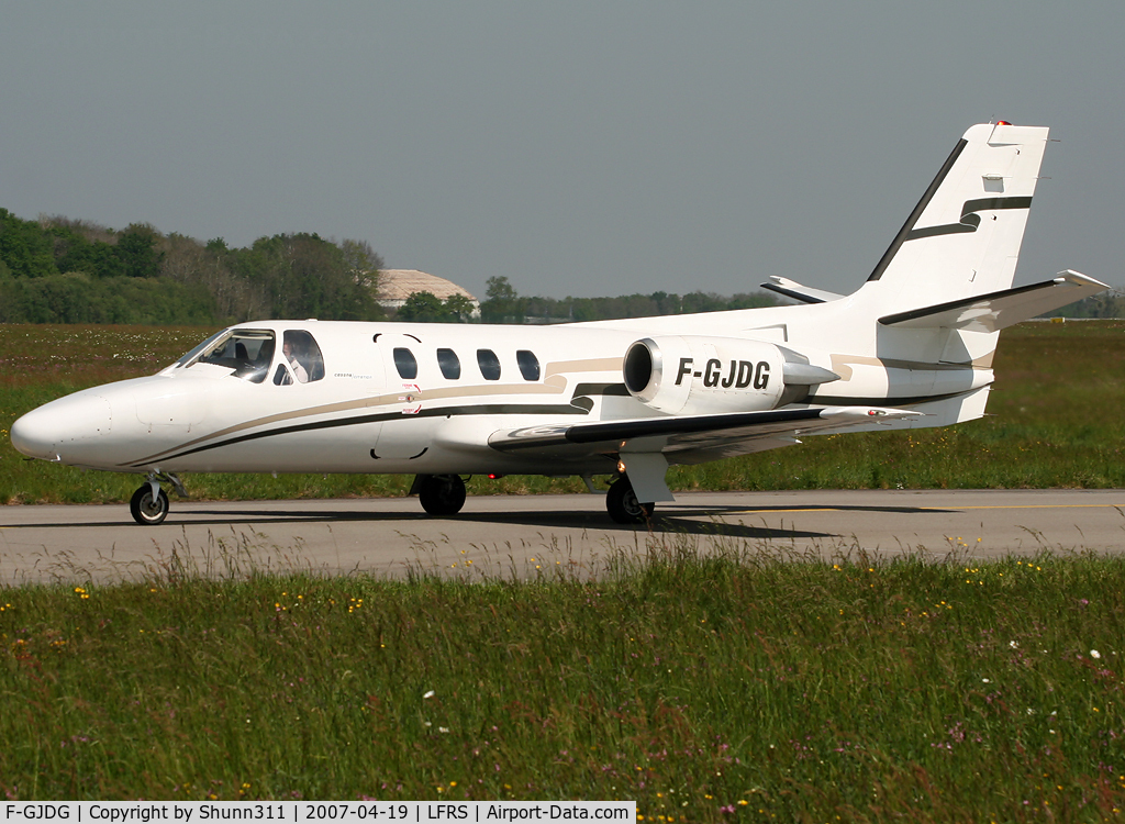 F-GJDG, 1976 Cessna 500 Citation C/N 500-0312, Taxiing holy point rwy 03 for departure