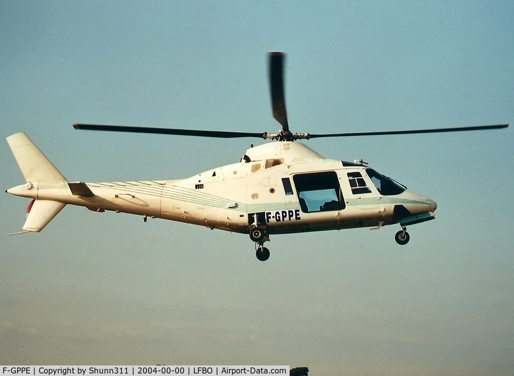 F-GPPE, 1980 Agusta A-109A Power C/N 7173, Take off from General Aviation apron