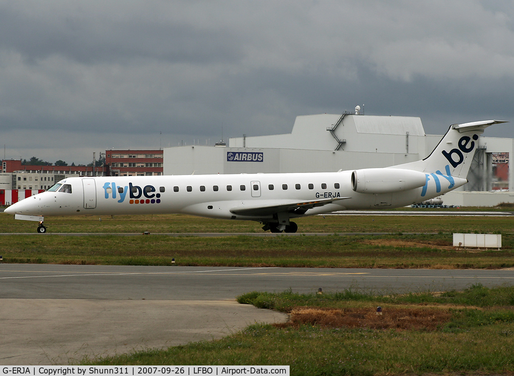 G-ERJA, 2000 Embraer EMB-145EP (ERJ-145EP) C/N 145229, Taxiing holy point rwy 32R for departure