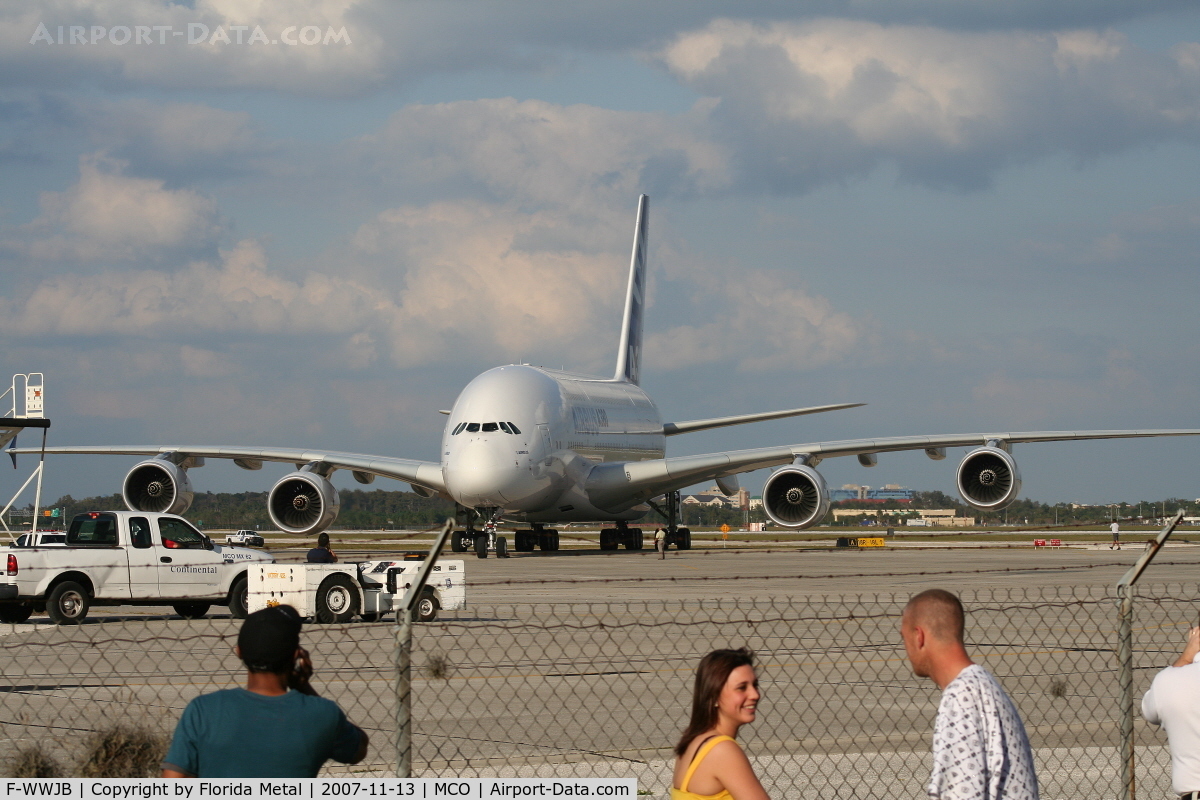 F-WWJB, 2006 Airbus A380-861 C/N 007, people turn out to see A380