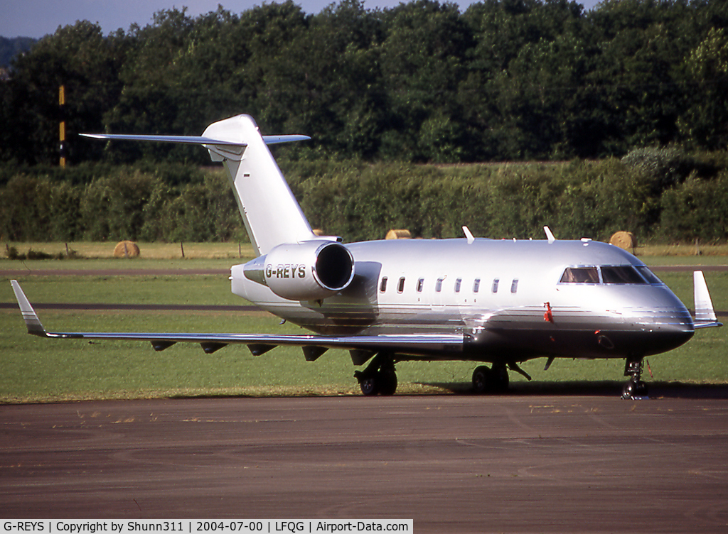 G-REYS, 2000 Bombardier Challenger 604 (CL-600-2B16) C/N 5467, Parked at the airport before the Formula One GP 2004
