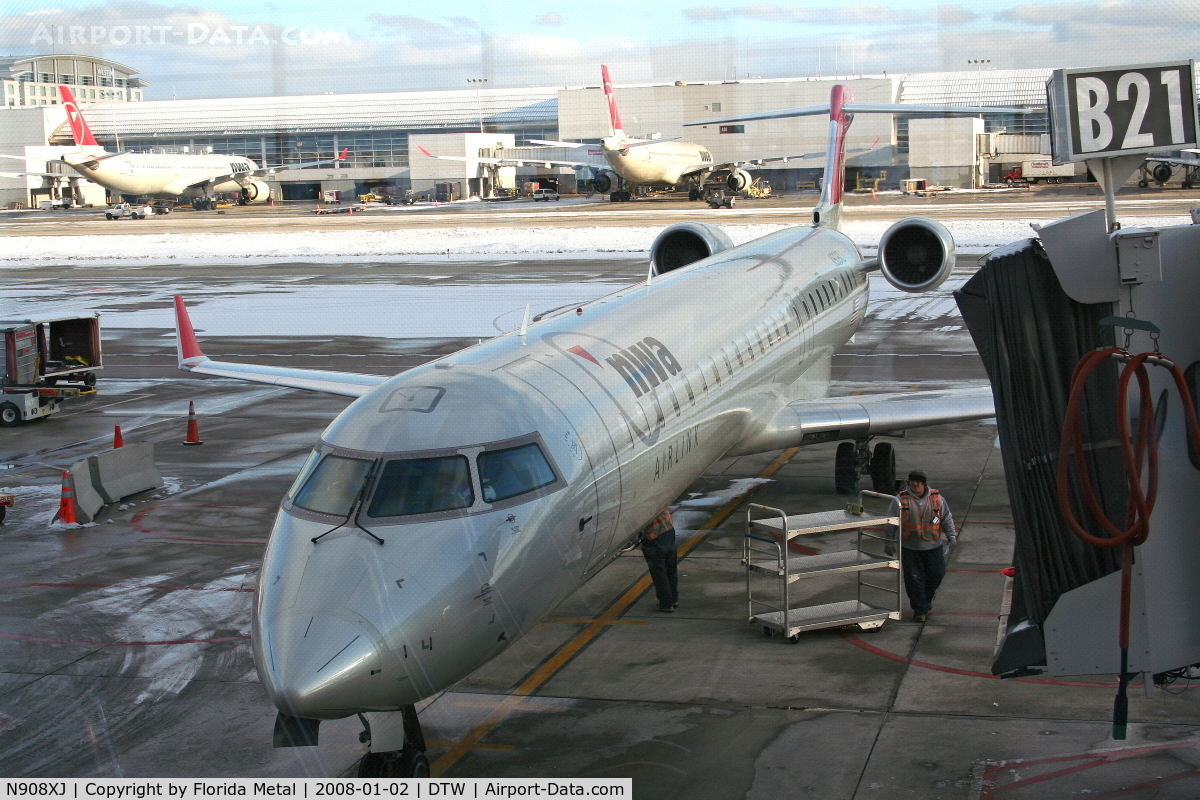 N908XJ, 2007 Bombardier CRJ-900ER (CL-600-2D24) C/N 15140, Northwest
