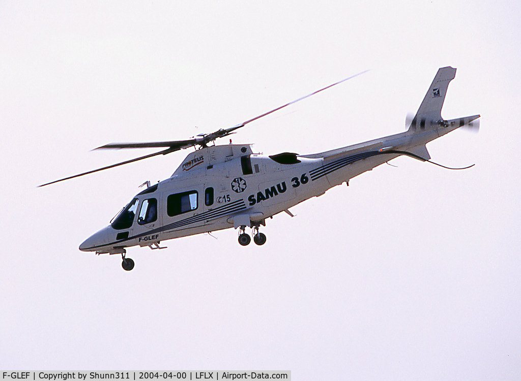 F-GLEF, 1998 Agusta A-109E Power C/N 11027, Departing from the airport after refuelling