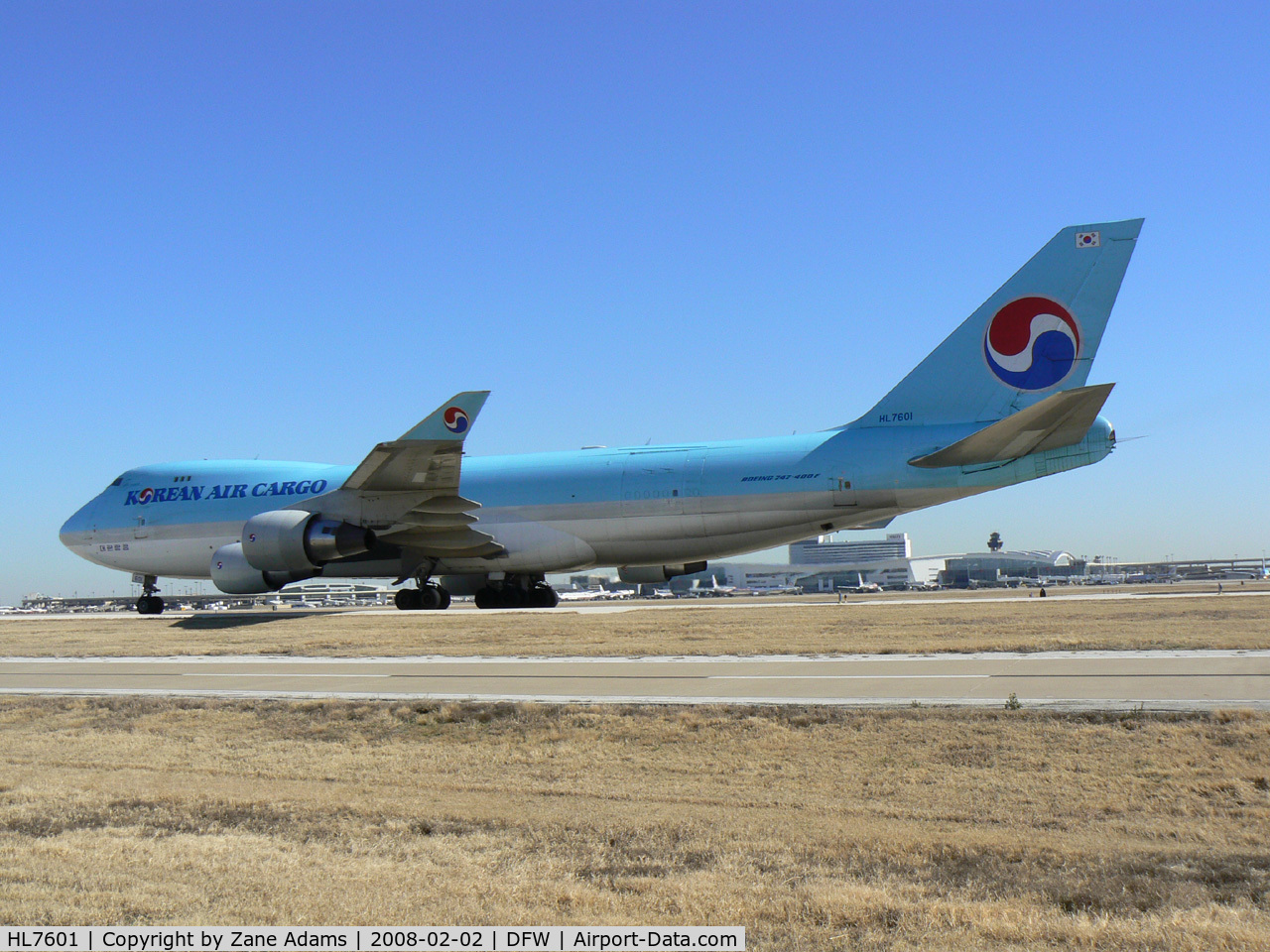 HL7601, 2004 Boeing 747-4B5F/SCD C/N 33949, Korean Air Cargo on the Taxiway