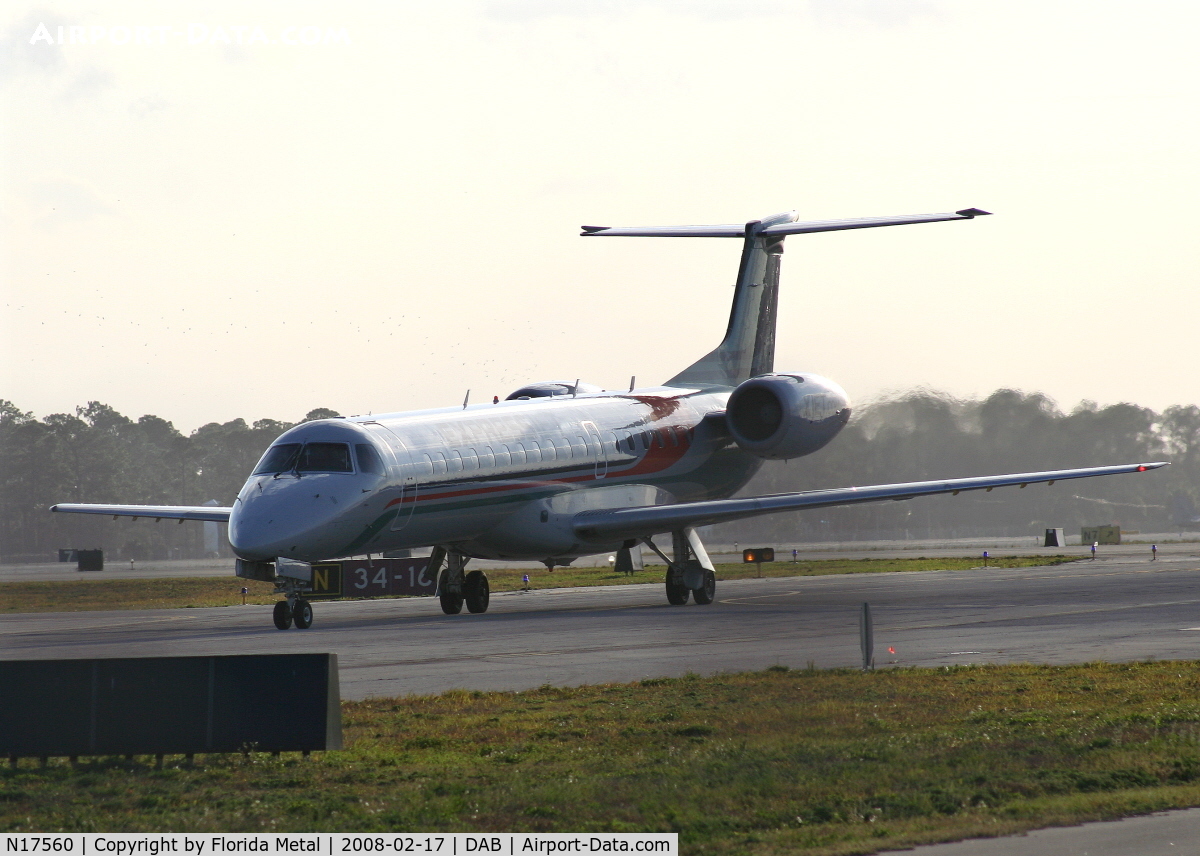 N17560, 2002 Embraer EMB-145LR C/N 145605, Express Jet
