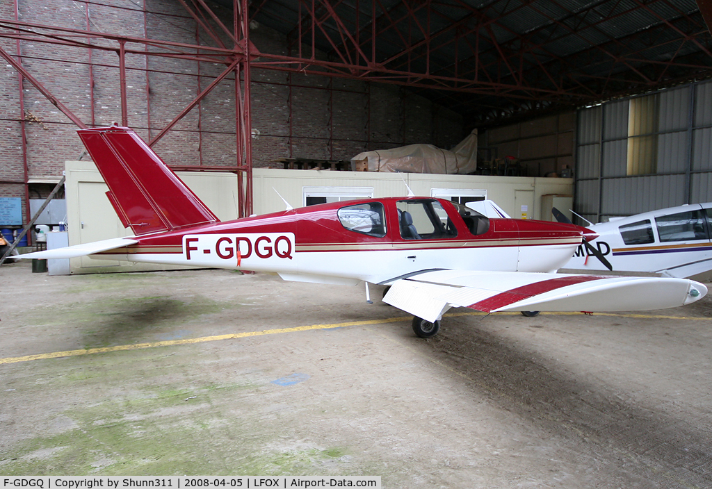 F-GDGQ, Socata TB-20 C/N 449, Inside Airclub's hangar