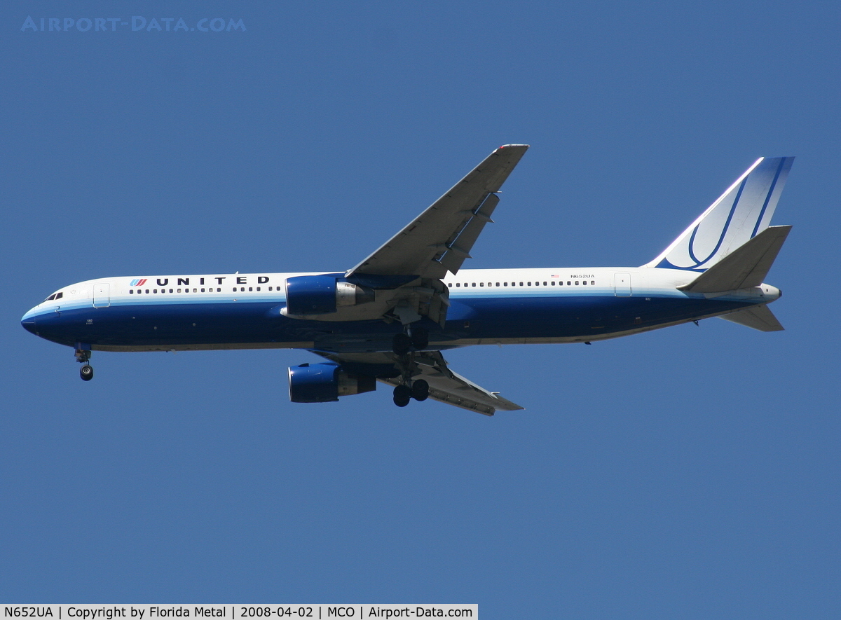 N652UA, 1992 Boeing 767-322 C/N 25390, United 767-300