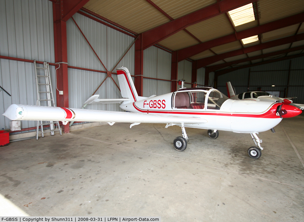 F-GBSS, Socata RALLYE 110 ST C/N 3267, Inside Airclub's hangar...