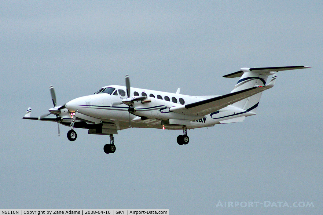 N6116N, Raytheon Aircraft Company B300 C/N FL-416, Departing Arlington Municipal