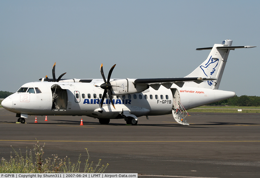 F-GPYB, 1996 ATR 42-500 C/N 480, Waiting a new flight...