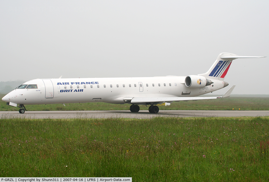 F-GRZL, 2006 Bombardier CRJ-700 (CL-600-2C10) Regional Jet C/N 10245, Lining up rwy 03 for departure...