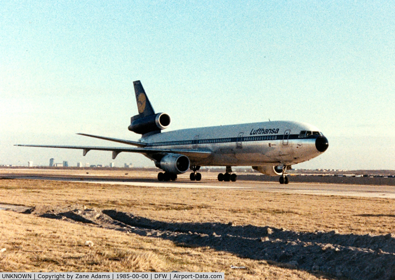 UNKNOWN, , Lufthansa DC-10 taxis in at DFW