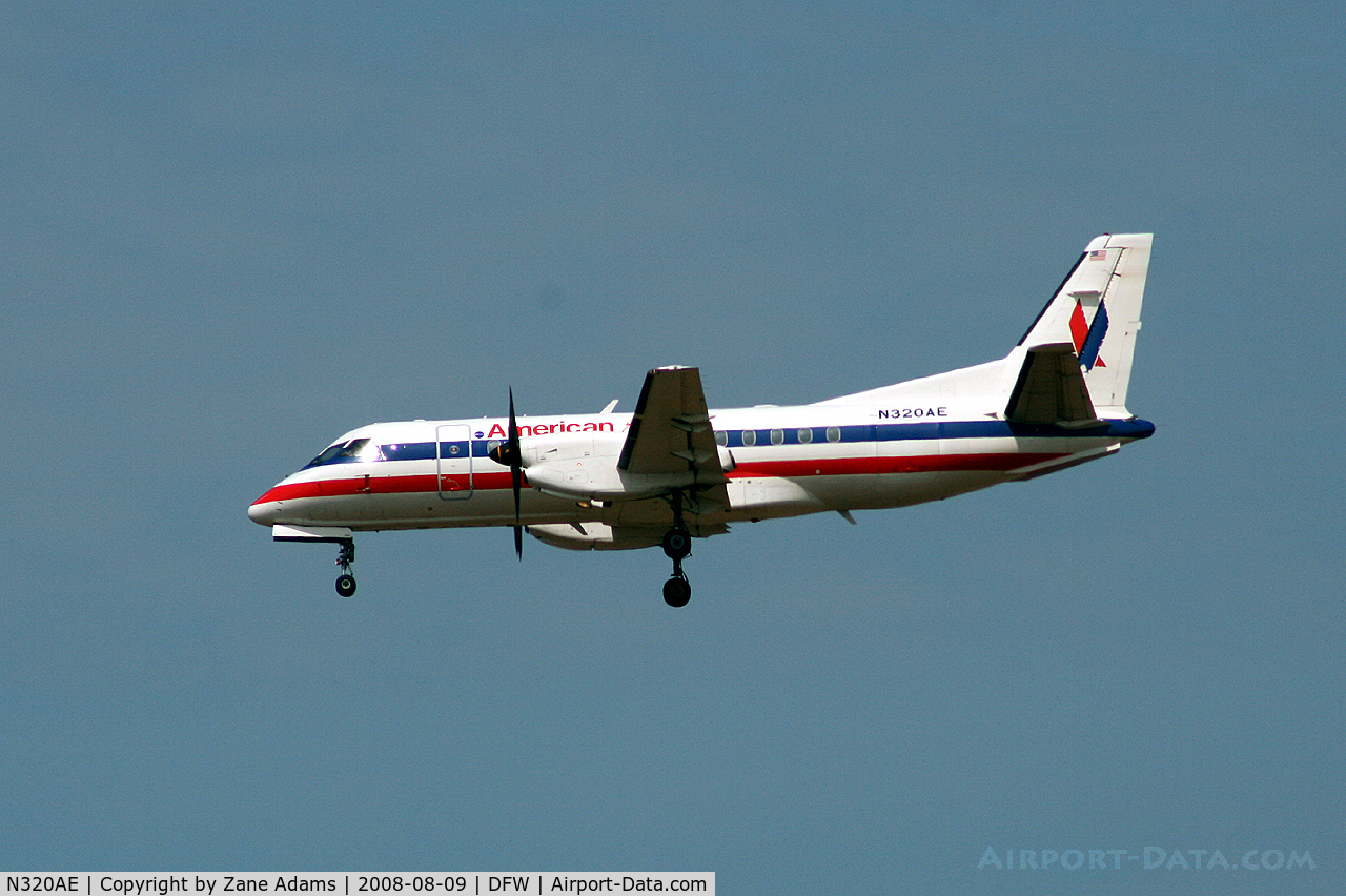 N320AE, 1992 Saab 340B C/N 340B-320, American Eagle landing runway 18R at DFW