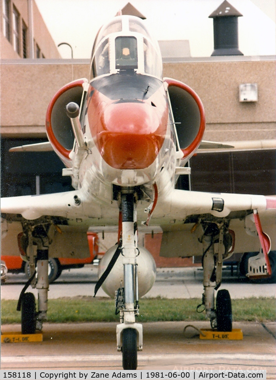 158118, Douglas TA-4J Skyhawk C/N 14155, USN Skyhawk at the former DAllas Naval Air Station