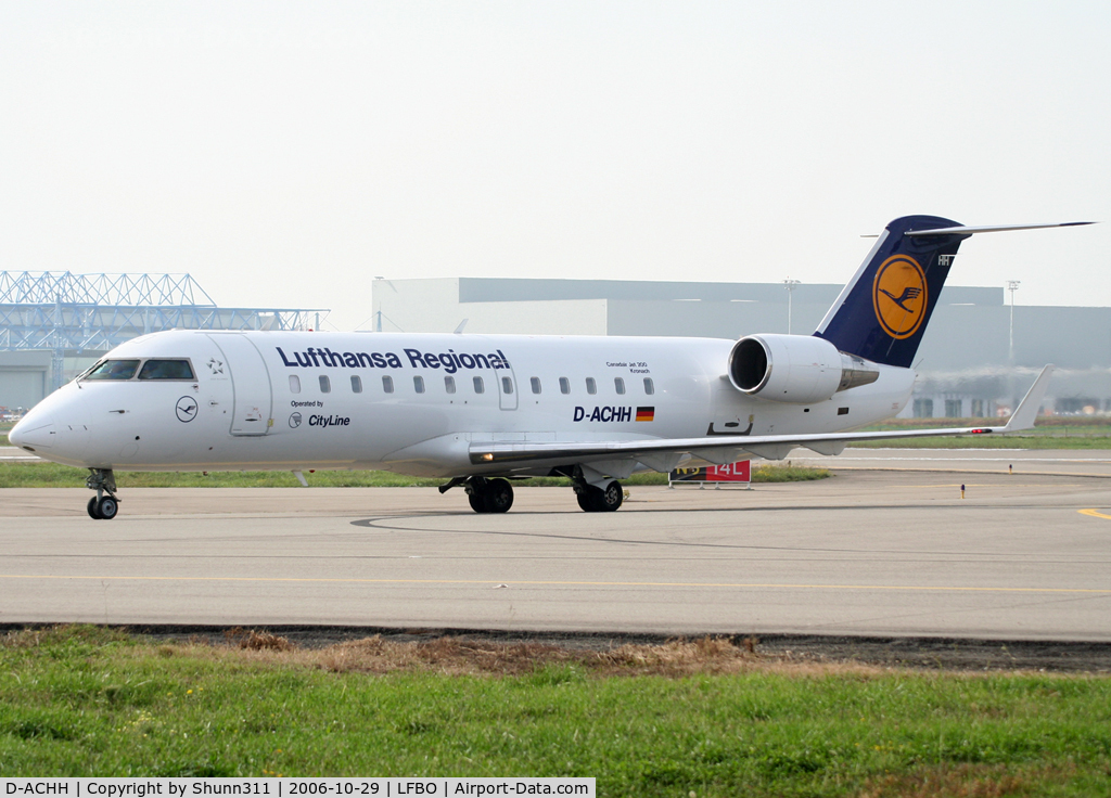 D-ACHH, 2000 Bombardier CRJ-200LR (CL-600-2B19) C/N 7449, Rolling to the terminal...