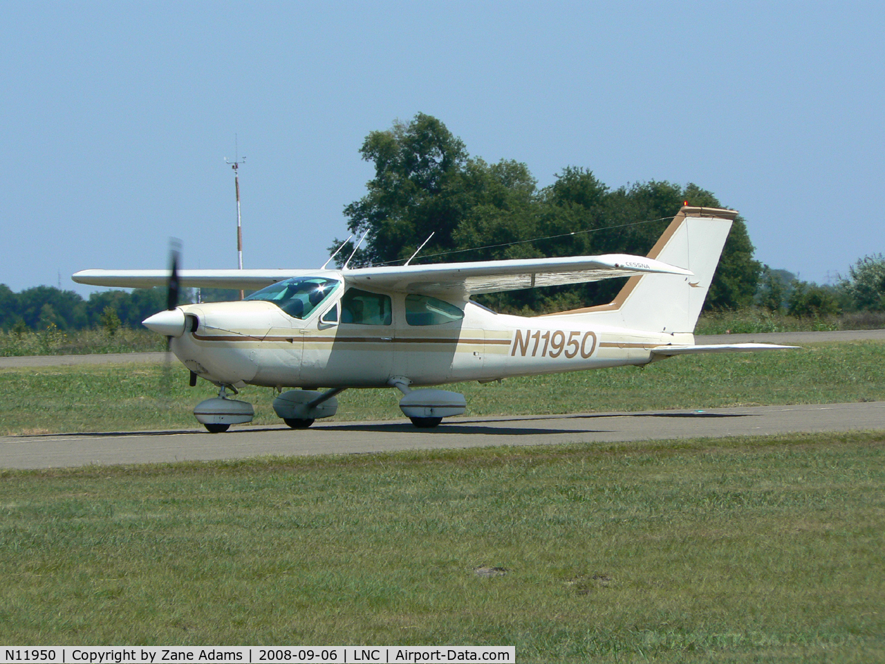 N11950, 1975 Cessna 177B Cardinal C/N 17702382, At Lancaster, TX