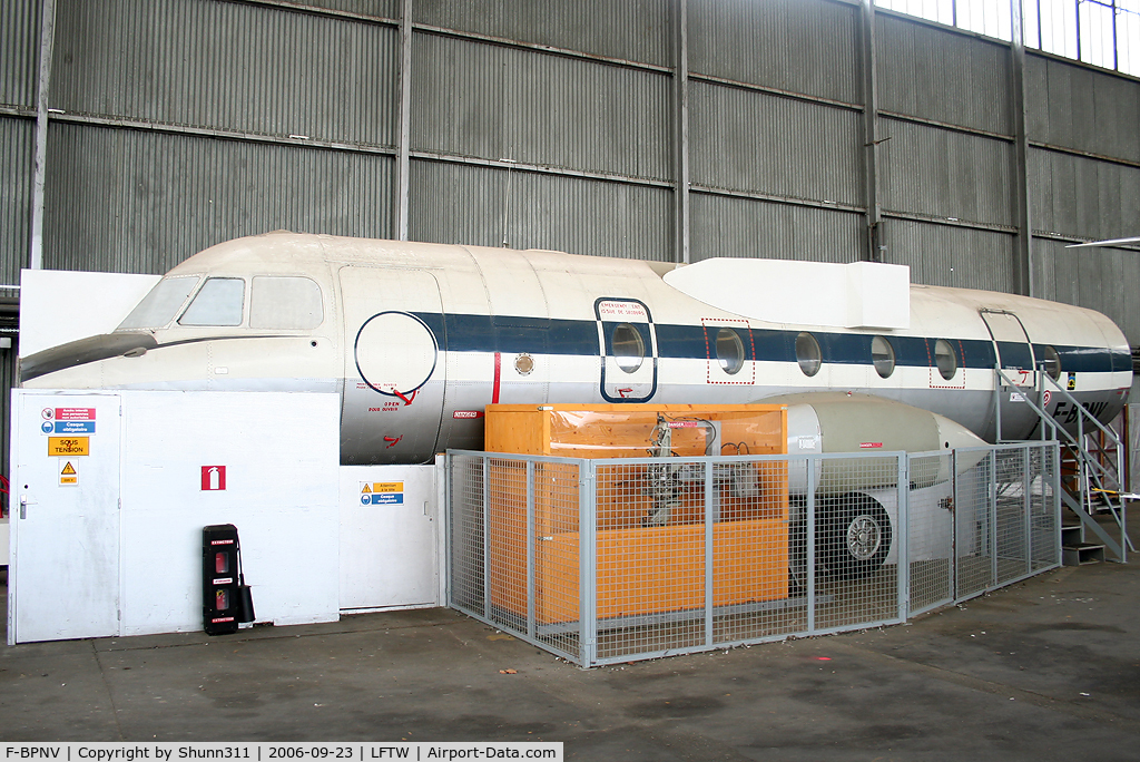 F-BPNV, 1967 Nord 262A-32 C/N 39, Useed as a simulator on Navy Base of Nimes... Taken during Navy Open Day 2006