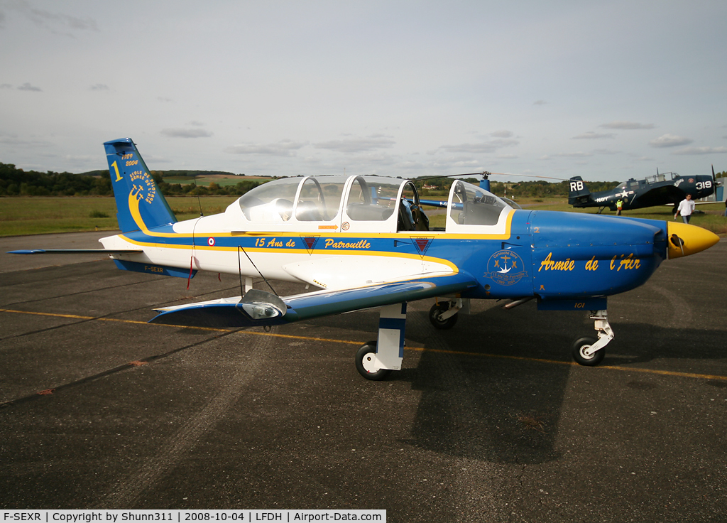 F-SEXR, Socata TB-30 Epsilon C/N 101, Used by Cartouches Dorees aerobatic team during Gimont Airshow 2008