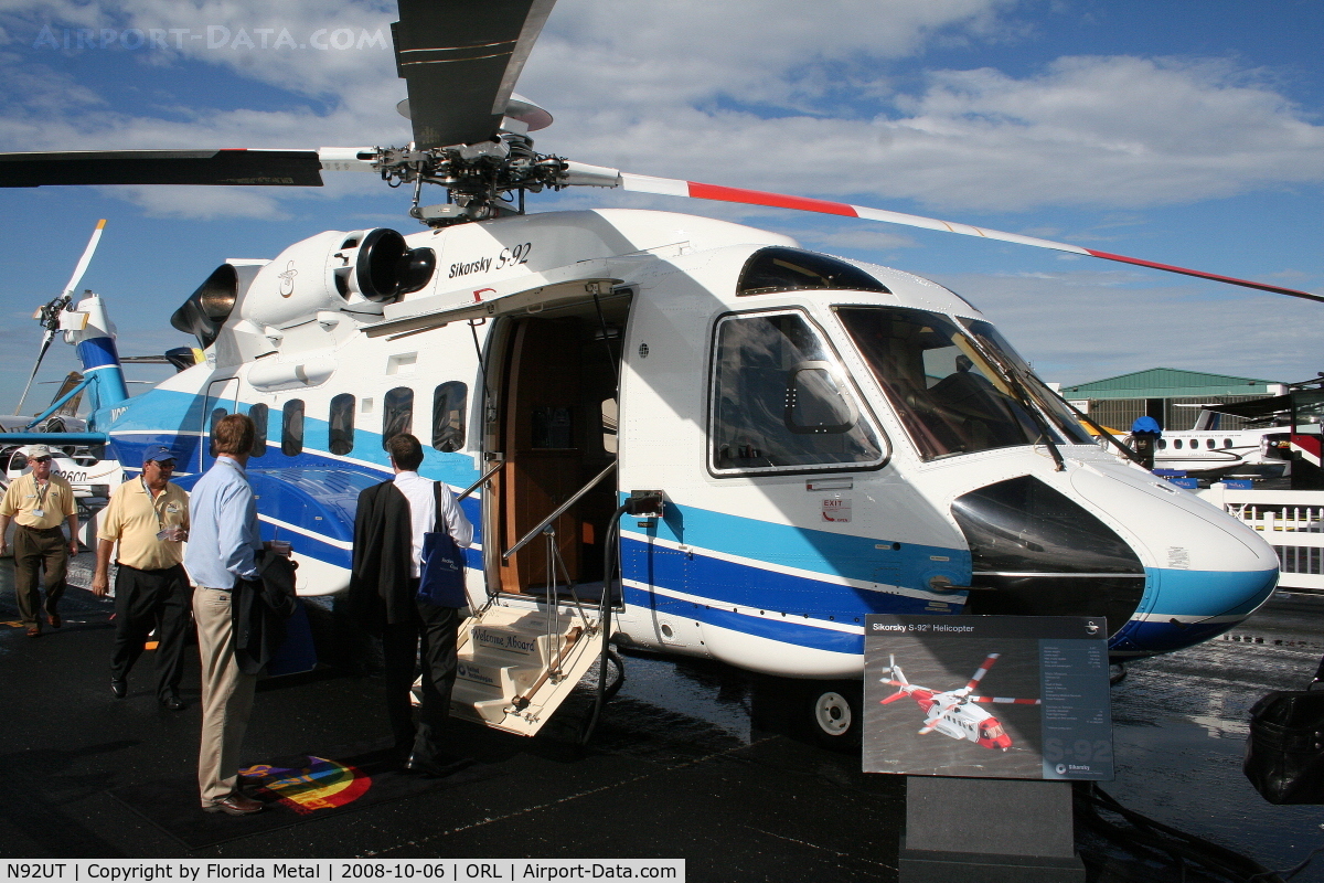 N92UT, 2005 Sikorsky S-92A C/N 920021, Sikorsky S-92A at NBAA