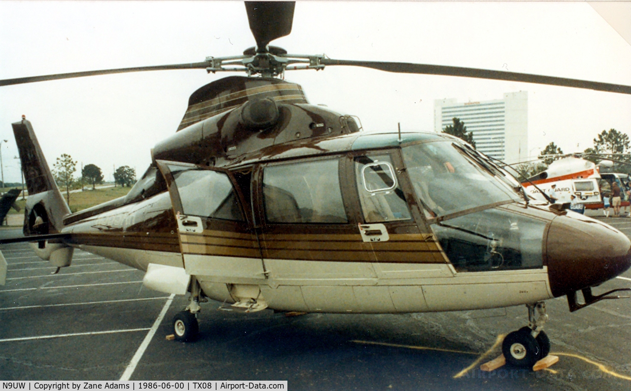 N9UW, Aerospatiale SA-365N Dauphin C/N 6076, Aerospatiale Dauphin II at a Helicopter show in the former Texas Rangers baseball stadium parking lot. Registered as N365AH ( also noted as N1UW,N9UW,F-WQEE,3A-MCM