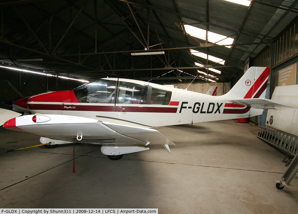 F-GLDX, Robin DR-400-120 C/N 2110, Parke inside Airclub's hangar...