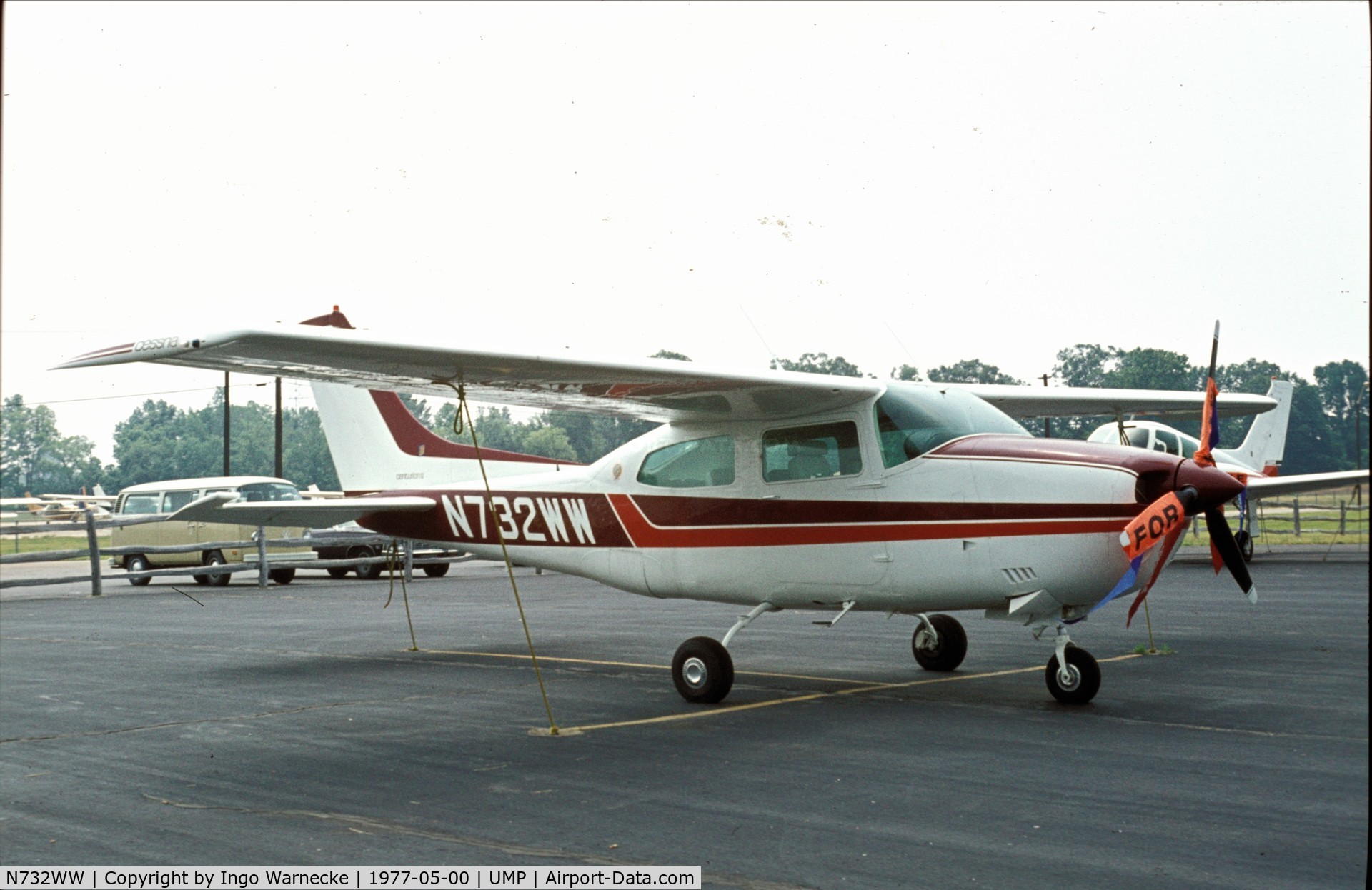N732WW, Cessna 210M Centurion C/N 21061842, Cessna 210M Centurion at Indianapolis Metropolitan Airport