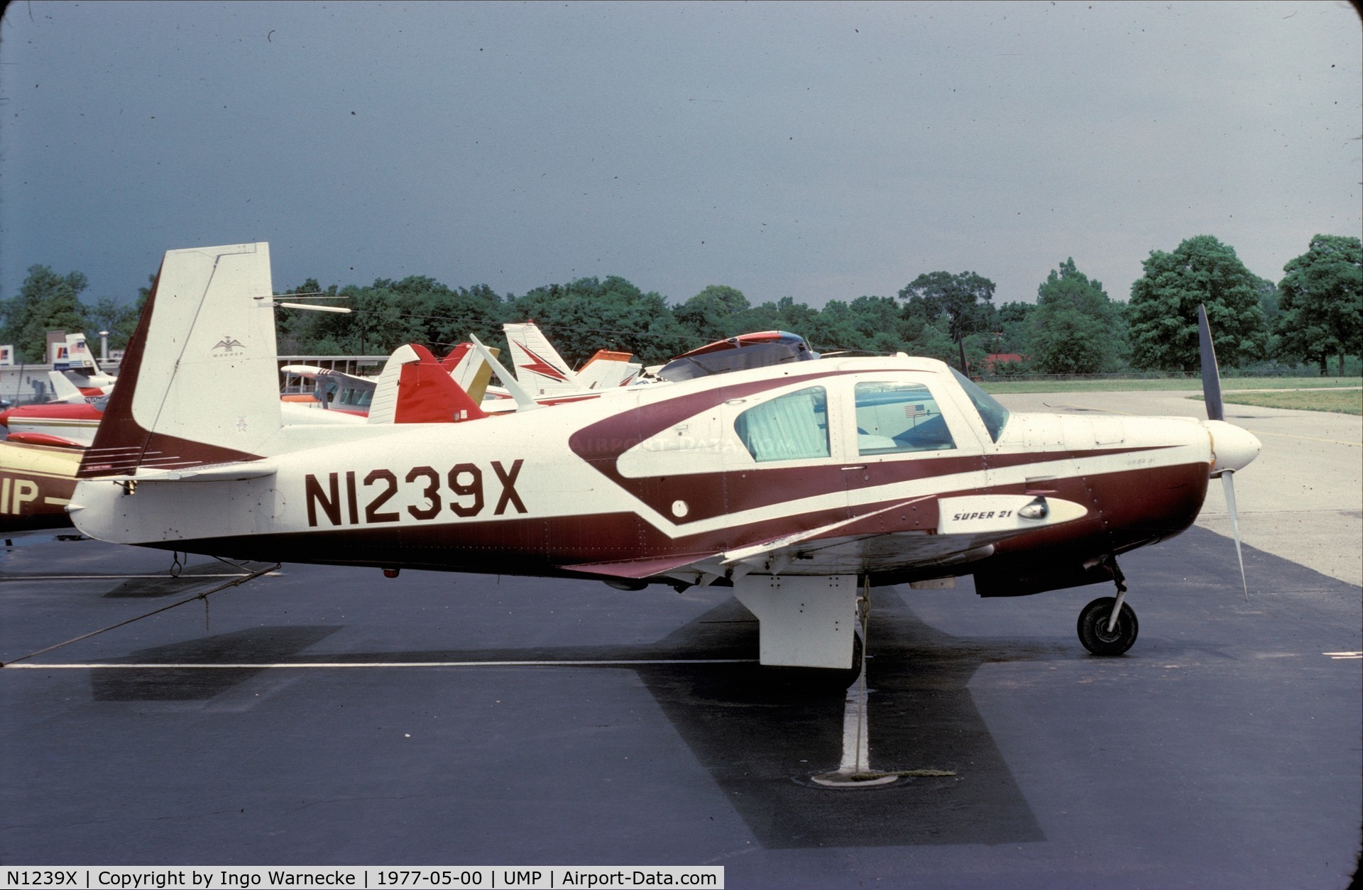 N1239X, 1963 Mooney M20E C/N 112, Mooney M20C Super 21 at Indianapolis Metropolitan Airport