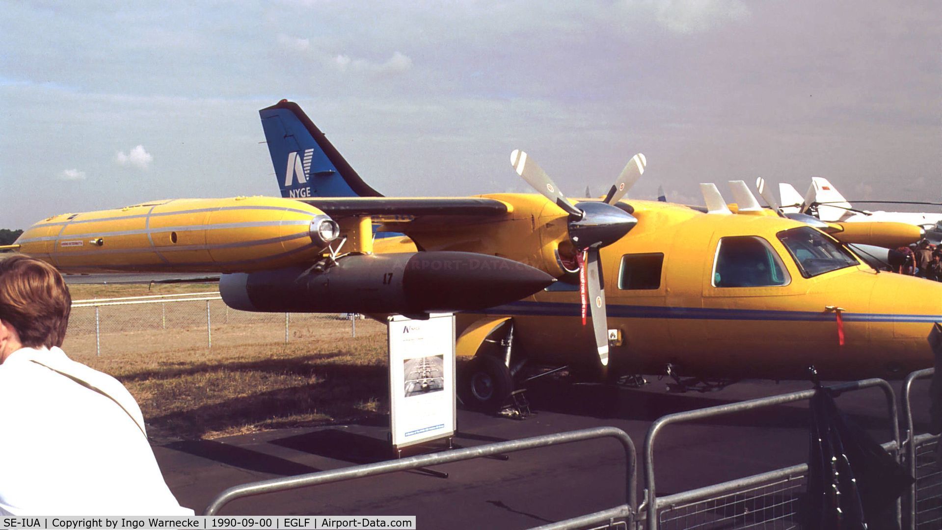 SE-IUA, 1976 Mitsubishi MU-2B-26 C/N 345, Mitsubishi MU-2B-26 of NYGE for traget towing  at Farnborough International 1990