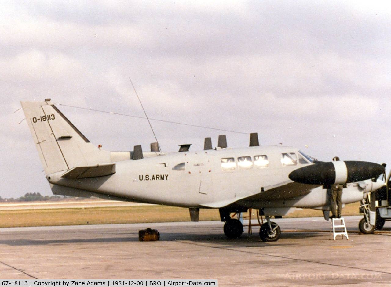 67-18113, 1967 Beech RU-21A Ute C/N LM.109, US Army RU-21A Ute at Brownsville, TX