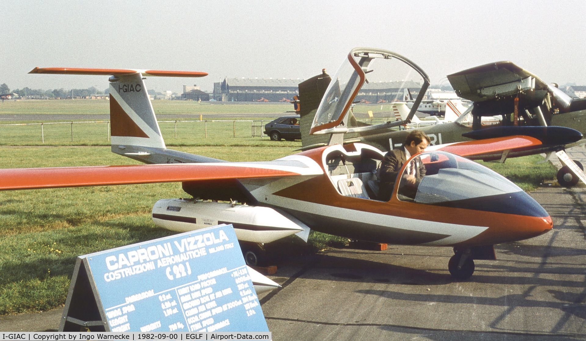 I-GIAC, Caproni Vizzola C.22J Ventura C/N 002, Caproni-Vizzola C-22J at Farnborough International 1982