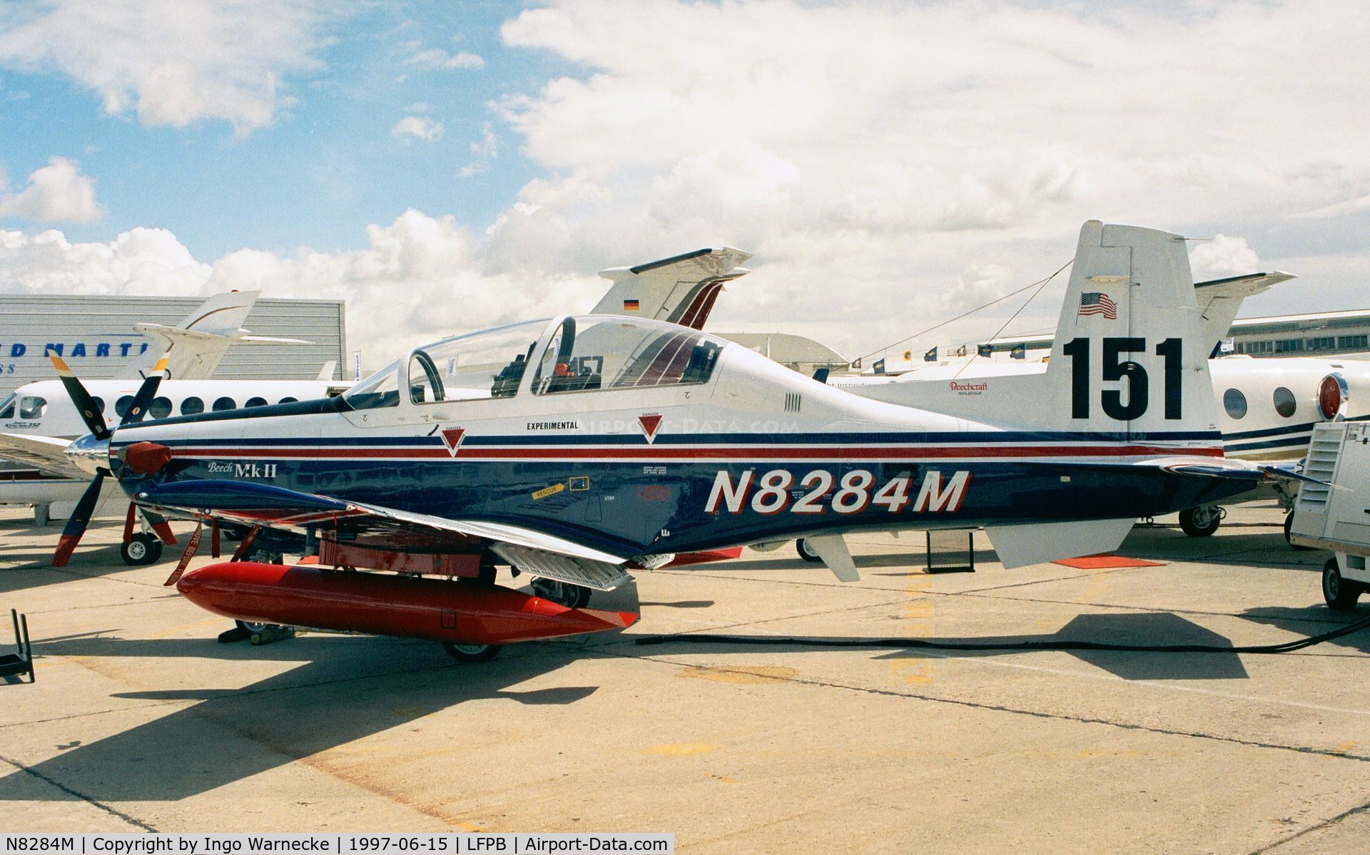 N8284M, 1992 Beech PD 373 C/N PT-2, Beechcraft PD 373 T-6 Texan II at the Aerosalon Paris 1997