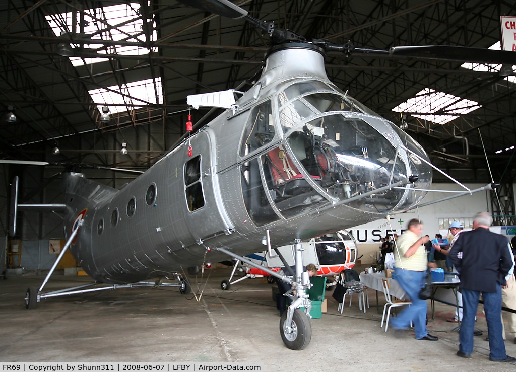 FR69, Vertol H-21C Shawnee C/N FR69, AAD Displayed by the ALAT Museum during LFBY Open Day 2008