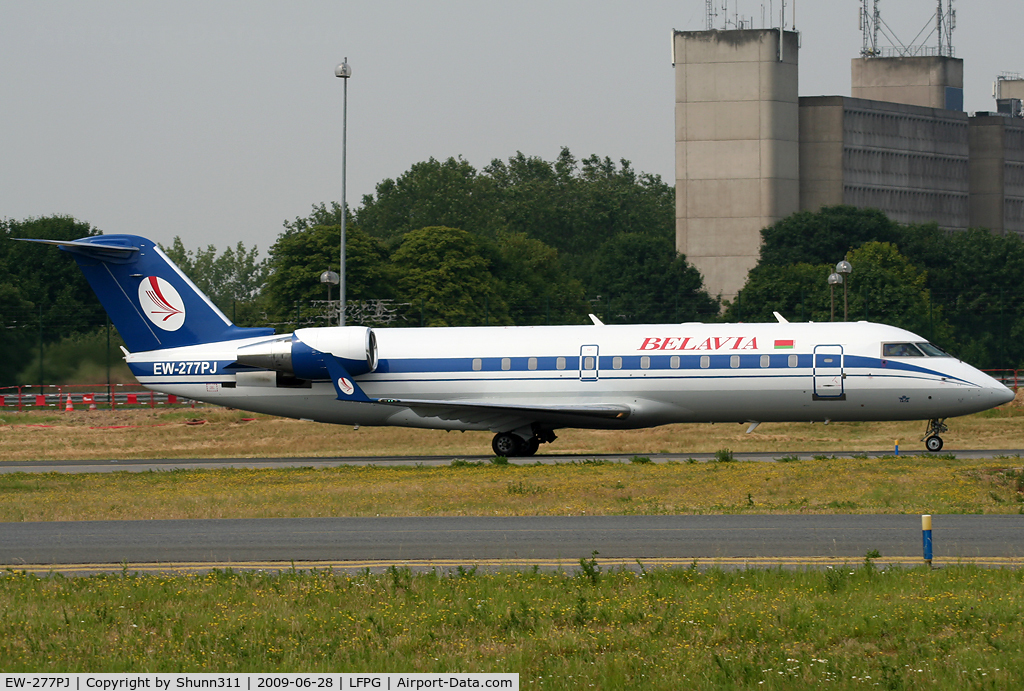 EW-277PJ, 2003 Bombardier CRJ-200ER (CL-600-2B19) C/N 7852, Taxiing on parallels runways...