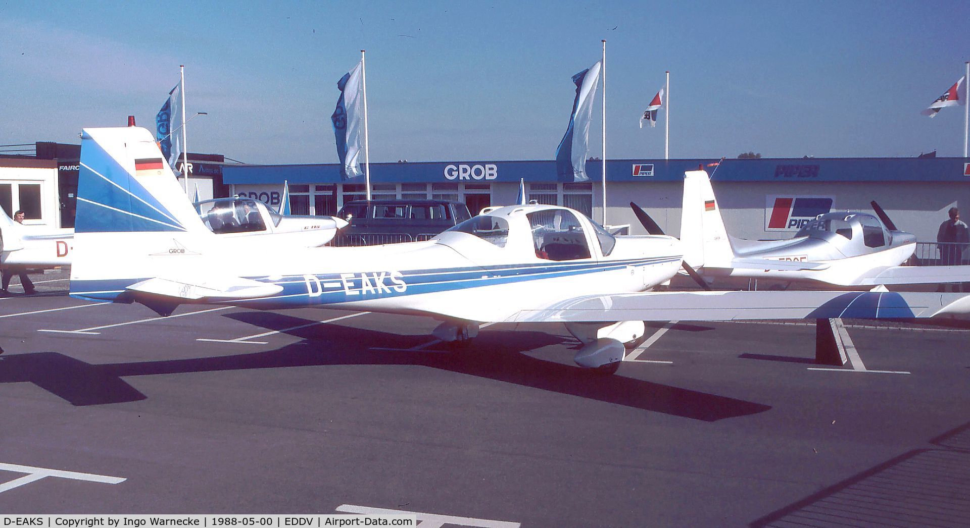 D-EAKS, 1988 Grob G-115A C/N 8042, Grob G.115A at the ILA 1988, Hannover